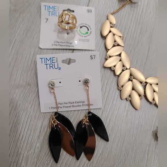 Time and Tru Jewelry Bundle - Picture 5 of 5